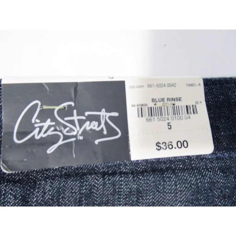 City Streets Ladies Blue Low Rise Jean Shorts Size 5 Studded Embellished NWT A16